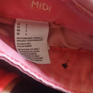 American Eagle Midi Chino Shorts Pink Super Stretch Mid Rise Size 2 Womens